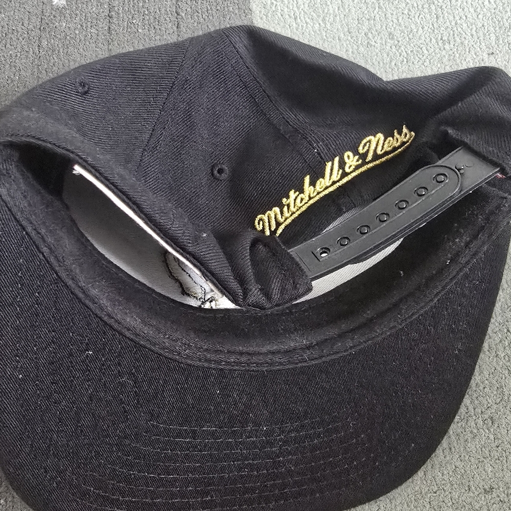 Mitchell and Ness RAPTORS Snapback - Picture 3 of 5